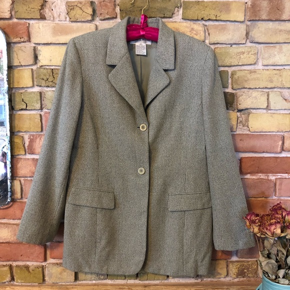 Jones Wear Jackets & Blazers - Vintage Jones Wear blazer size 12 in perfect condition.